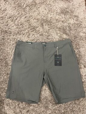 Linksoul Men's Dark Gray Flat-Front Performance Shorts